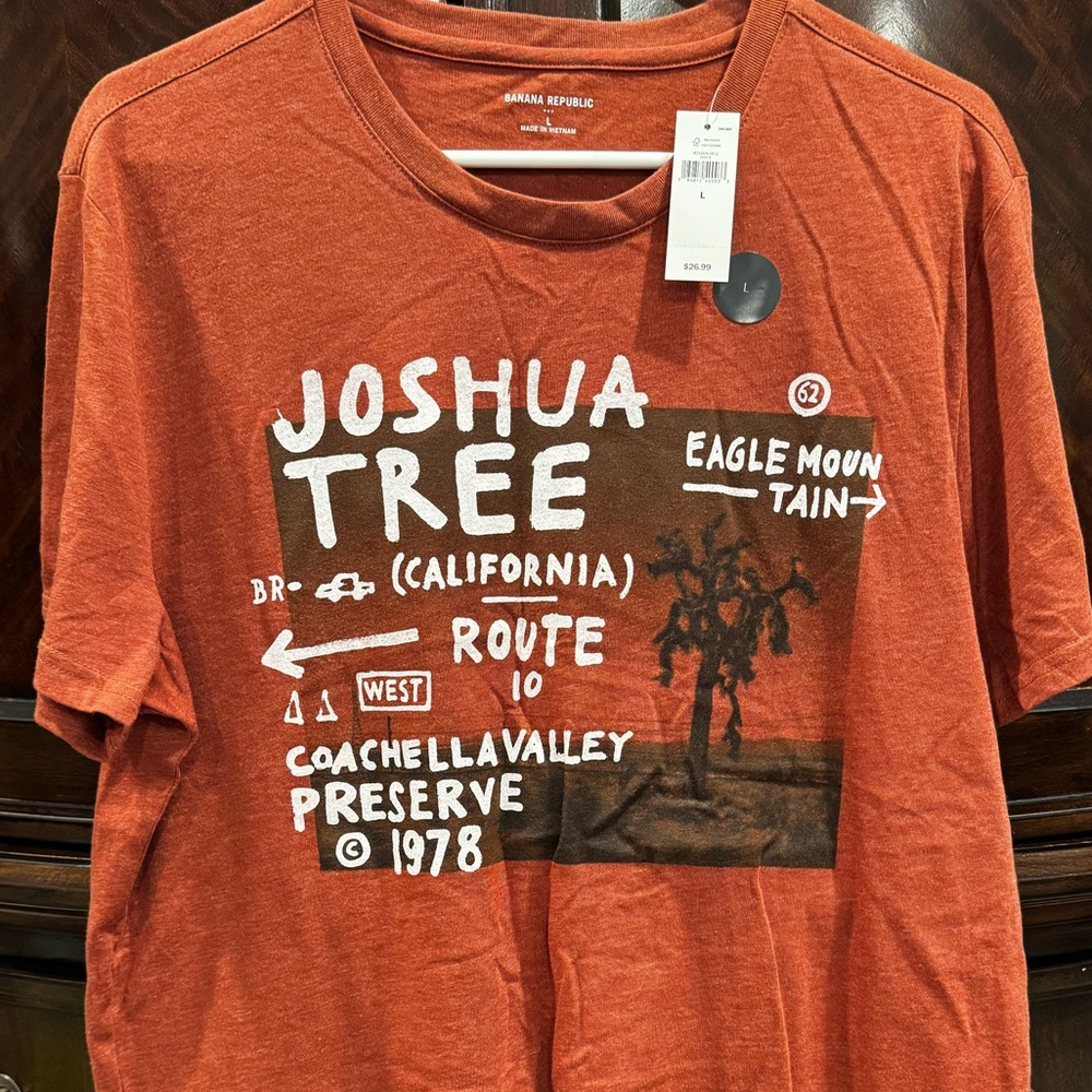 Banana Republic T-Shirt Large